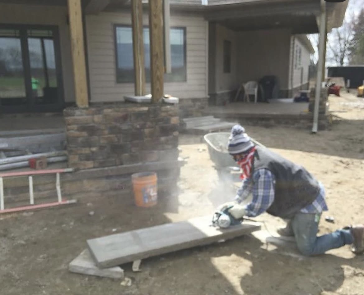Stone cutting in progress